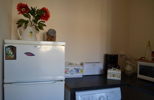 Ferrel Apartment | Apartment fully equipped with big balcony and barbeque, up to 5 adults