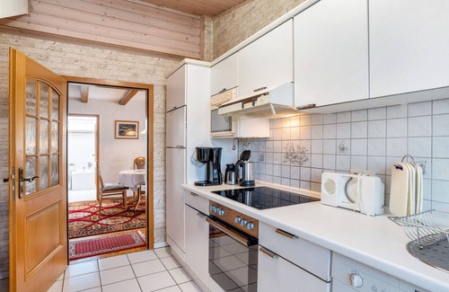 Neunkirchen Apartment | Apartment 'Gästehaus Marlies - Wohnung A' with Shared Garden