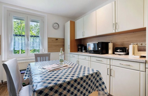 Mittweida Apartment | Apartment 'Gästewohnung Am Schwanenteich' with Wi-Fi