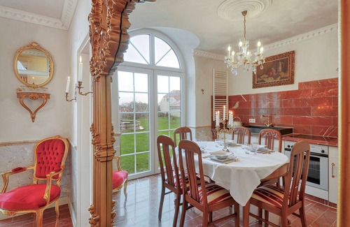 Horsbull Apartment | Apartment 'Großer Salon' with Shared Garden and Wi-Fi