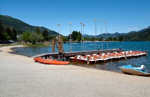 Calceranica al Lago Apartment | Apartment 'Garden Alle Barche - Cinzia 5' with Lake View, Shared Garden and Wi-Fi