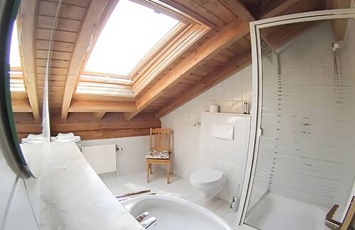 Lonsee Apartment | Apartment 'G' with Balcony and Wi-Fi