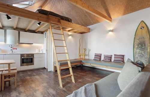 Baleal Apartment | Apartment 'Garden Studio 1' with Sea View, Shared Terrace and Wi-Fi