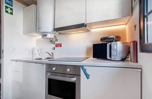 Baleal Apartment | Apartment 'Garden Studio 2' with Sea View, Shared Terrace and Wi-Fi