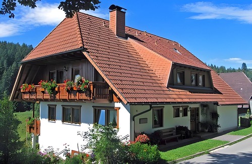 Schramberg Apartment | Apartment 'Gartenblick' with Shared Terrace, Shared Garden and Wi-Fi