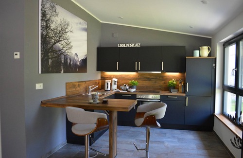 Inzigkofen Apartment | Apartment 'Gartenglück' with Private Terrace, Shared Garden and Wi-Fi