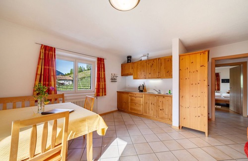 Caines Apartment | Apartment "Gasserhof Edelrot" with Mountain View, Shared Pool & Wi-Fi