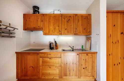 Caines Apartment | Apartment "Gasserhof Edelrot" with Mountain View, Shared Pool & Wi-Fi