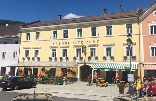 Gmuend in Kaernten Apartment | Apartment "Gasthof Alte Post - Top 5 Gt" with Mountain View & Wi-Fi