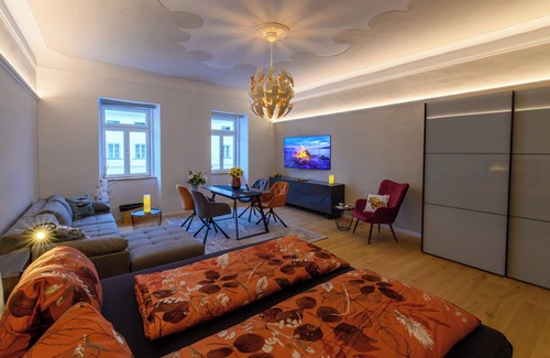 Gmuend in Kaernten Apartment | Apartment "Gasthof Alte Post - Top 6 Ascona" with Mountain View & Wi-Fi