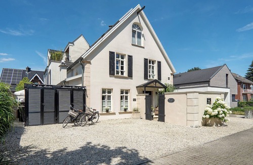 Neuenkirchen Apartment | Apartment 'Gästewohnung Am See - La Maison' with Private Terrace and Wi-Fi