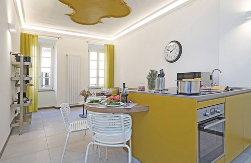 Gargnano Apartment | Apartment 'Gemhouse Ambra Garda Lake' 50 m from the lake, wi-fi and air conditioning