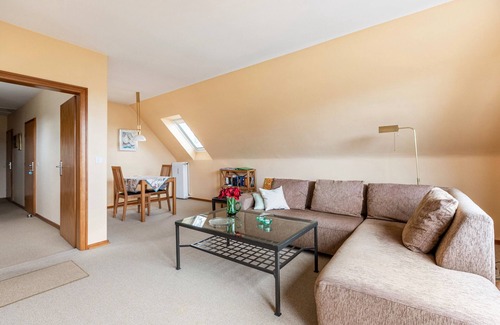 Helse Apartment | Apartment 'Gemütliche In Marne' with Balcony and Wi-Fi