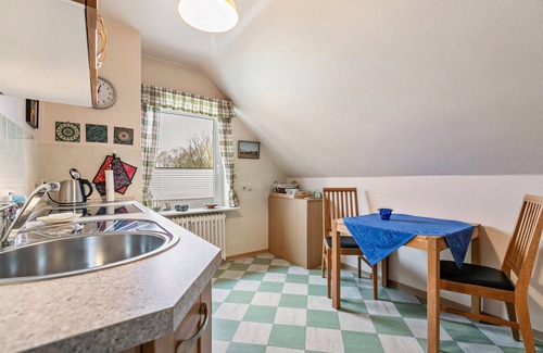 Helse Apartment | Apartment 'Gemütliche In Marne' with Balcony and Wi-Fi