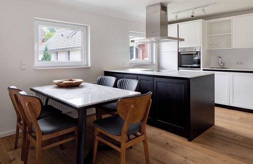 Hofsgrund Apartment | Apartment 'Gentuard's Und Leandro's Weitblick' with Mountain View, Shared Garden and Wi-Fi