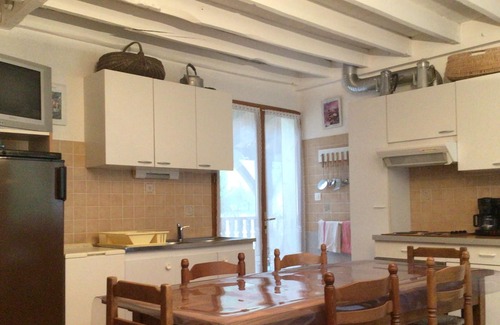 Lascelle Apartment | Apartment 'Gîte Bassin D'aurillac, Cantal' with Lake View, Private Terrace and Balcony