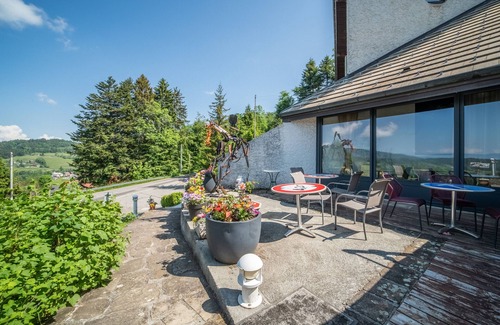 Bogeve Apartment | Apartment "Gîte Le Jorat - Studio" with Mountain View & Wi-Fi