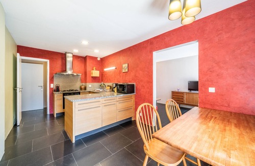 Bogeve Apartment | Apartment "Gîte Le Jorat - B" with Private Terrace & Wi-Fi