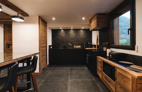 La Tour Apartment | Apartment 'Gîte Maria' with Mountain View, Wi-Fi and Air Conditioning