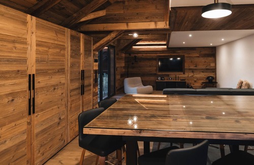 La Tour Apartment | Apartment 'Gîte Maria' with Mountain View, Wi-Fi and Air Conditioning