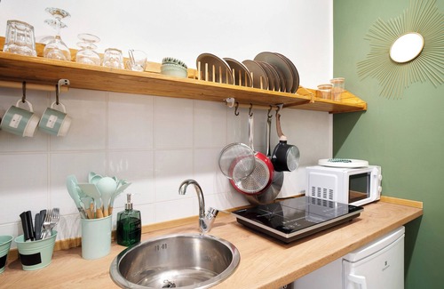Bordighera Apartment | Apartment 'Gli Orti Sul Mare 1' with Sea View, Wi-Fi and Air Conditioning
