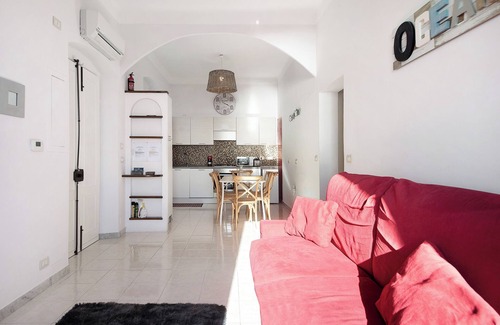 Pieve Ligure Apartment | Apartment 'Gli Ulivi Di Bogliasco - Ulivi 4' with Sea View, Wi-Fi and Air Conditioning