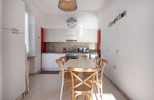 Pieve Ligure Apartment | Apartment 'Gli Ulivi Di Bogliasco - Ulivi 4' with Sea View, Wi-Fi and Air Conditioning