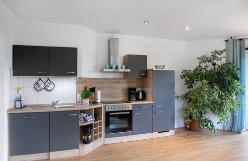 Habichtswald Apartment | Apartment 'Glücksmomente' with Balcony and Wi-Fi