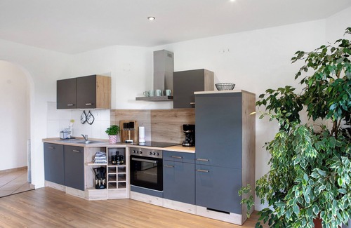 Habichtswald Apartment | Apartment 'Glücksmomente' with Balcony and Wi-Fi