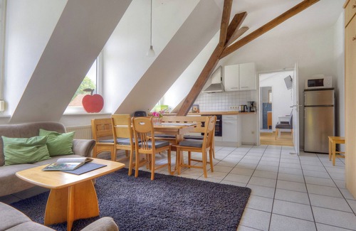 Wettringen Apartment | Apartment 'Göckes Haus Und Garten Wiesenblick' with Shared Terrace, Shared Garden and Wi-Fi