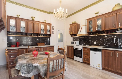 Salamis Villa | Apartment 'Golden Seaside House number 1' with Sea View, Garden & Wi-Fi