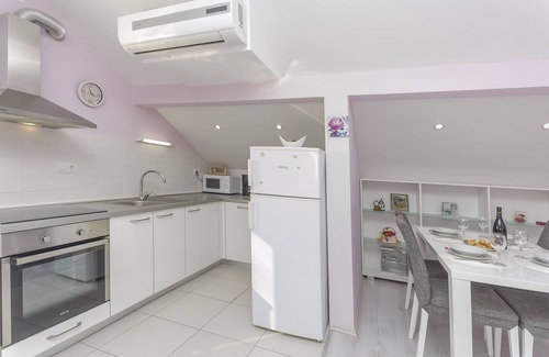 Meterize Apartment | Apartment Golden Sunset