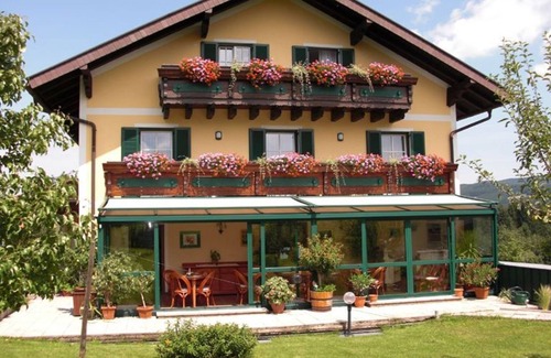 Tiefgraben Apartment | Apartment Good morning sun. 1 Stock - Pension Winter Am Irrsee 4 Edelweiss