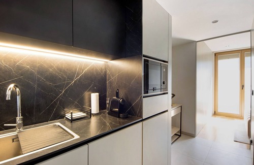 Aveiro Apartment | Apartment 'Granja Premium House' with Shared Garden, Wi-Fi and Air Conditioning