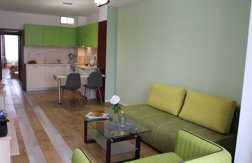 Plovdiv Center Apartment | Apartment "Green Apple' With parking place - 5 min from the center of the city!