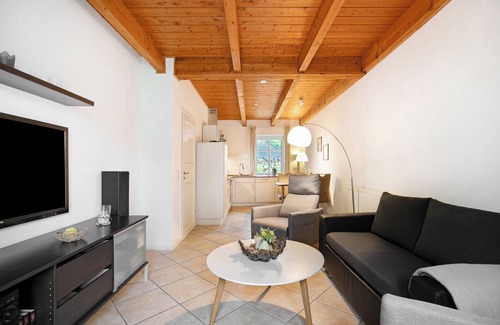 Treia Apartment | Apartment 'Green Oasis Ferienwohnung' with Shared Terrace, Shared Garden and Wi-Fi