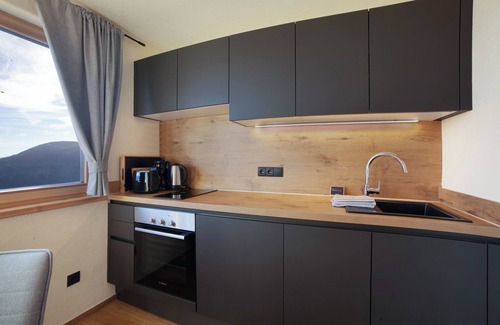 Lagundo Apartment | Apartment 'Grillentol Hauserhof' with Mountain View, Shared Garden and Wi-Fi