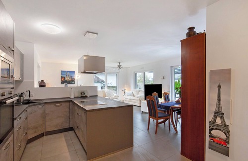 Brechen Apartment | Apartment 'Großzügige Wohnung' with Shared Pool, Private Terrace and Wi-Fi