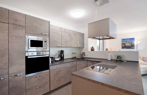 Brechen Apartment | Apartment 'Großzügige Wohnung' with Shared Pool, Private Terrace and Wi-Fi