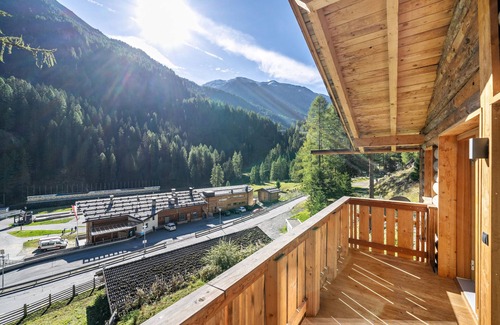 Martello Apartment | Apartment "Grogg 608 I I" with Mountain View, Garden & Wi-Fi