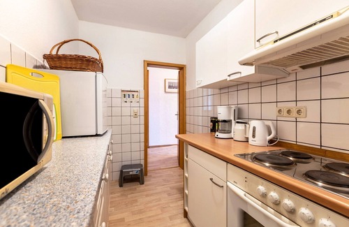 Lunden Apartment | Apartment 'Groth's' with Shared Terrace, Shared Garden and Wi-Fi