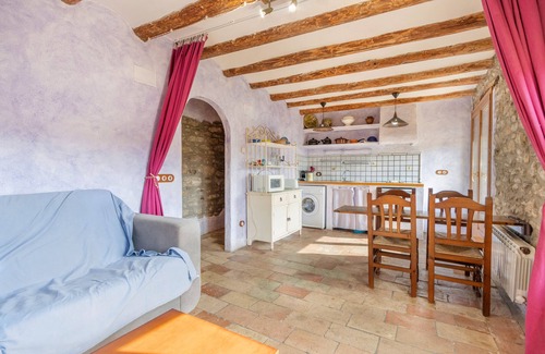 Bellestar Apartment | Apartment 'Guarta' with Mountain Views, Shared Pool and Wi-Fi