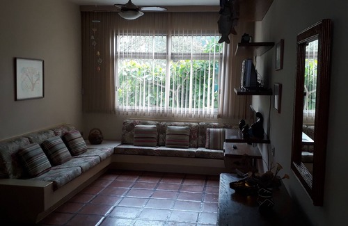 Vila Julia Apartment | Apartment Guarujá Enseada 100 meters from the beach