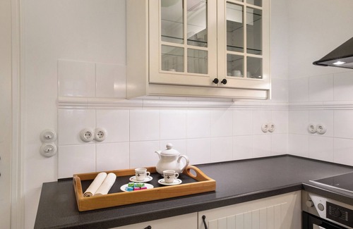 Gingst Apartment | Apartment 'Gut Rattelvitz - Parterre Mitte' with Sea View, Private Terrace and Wi-Fi