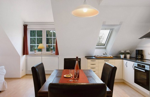 Gingst Apartment | Apartment 'Gut Rattelvitz - Galerie Ost' with Sea View, Private Terrace and Wi-Fi