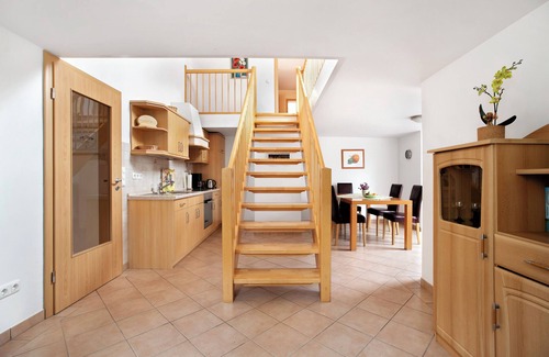 Schwabstedt Apartment | Apartment 'H H Ingwersen' with Shared Garden and Wi-Fi