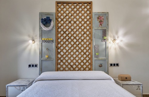 Ferreras de Abajo Bed & Breakfast | Apartment 'Habitacion 1 Adaptada' with Shared Pool, Shared Terrace and Wi-Fi