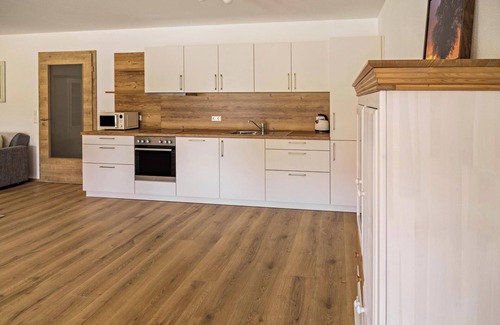 Ziegelbach Apartment | Apartment Häfele 2 with Wi-Fi & Terrace, family friendly