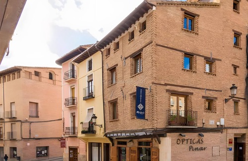 Daroca Apartment | Apartment 'Halima' with Balcony, Wi-Fi and Air Conditioning