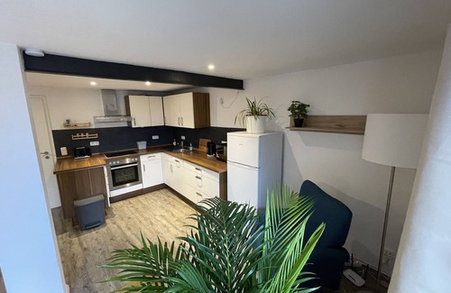 Lobeda-Altstadt Apartment | Apartment "Happynest" with Balcony & Wi-Fi